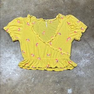 Free People Full Bloom top in sun drop
Size: Small